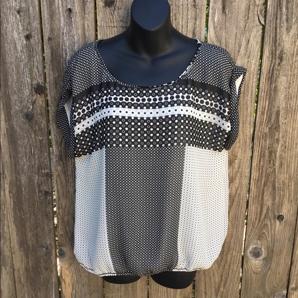 Max Studio black and white blouse